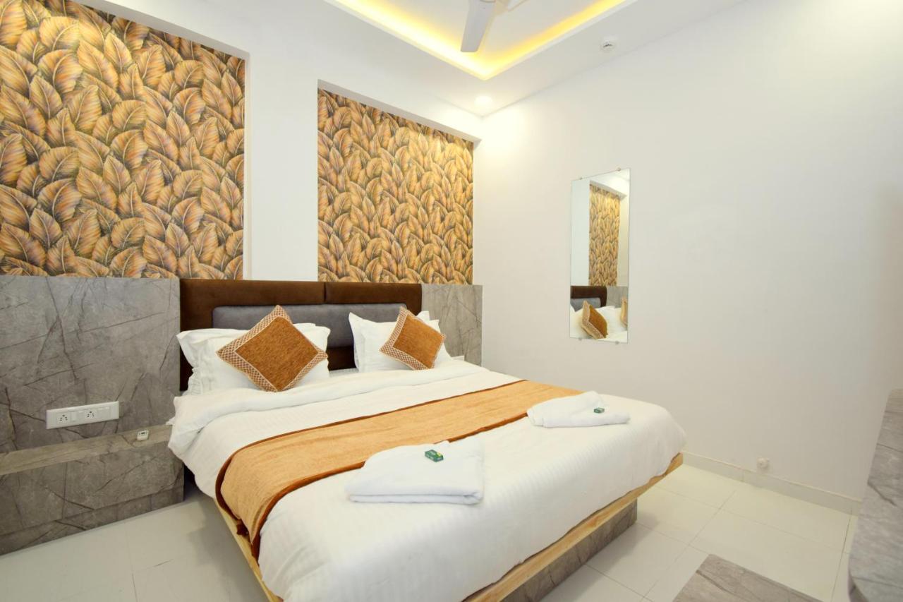 Hotel A1 Vastrapur Ахмедабад Екстериор снимка