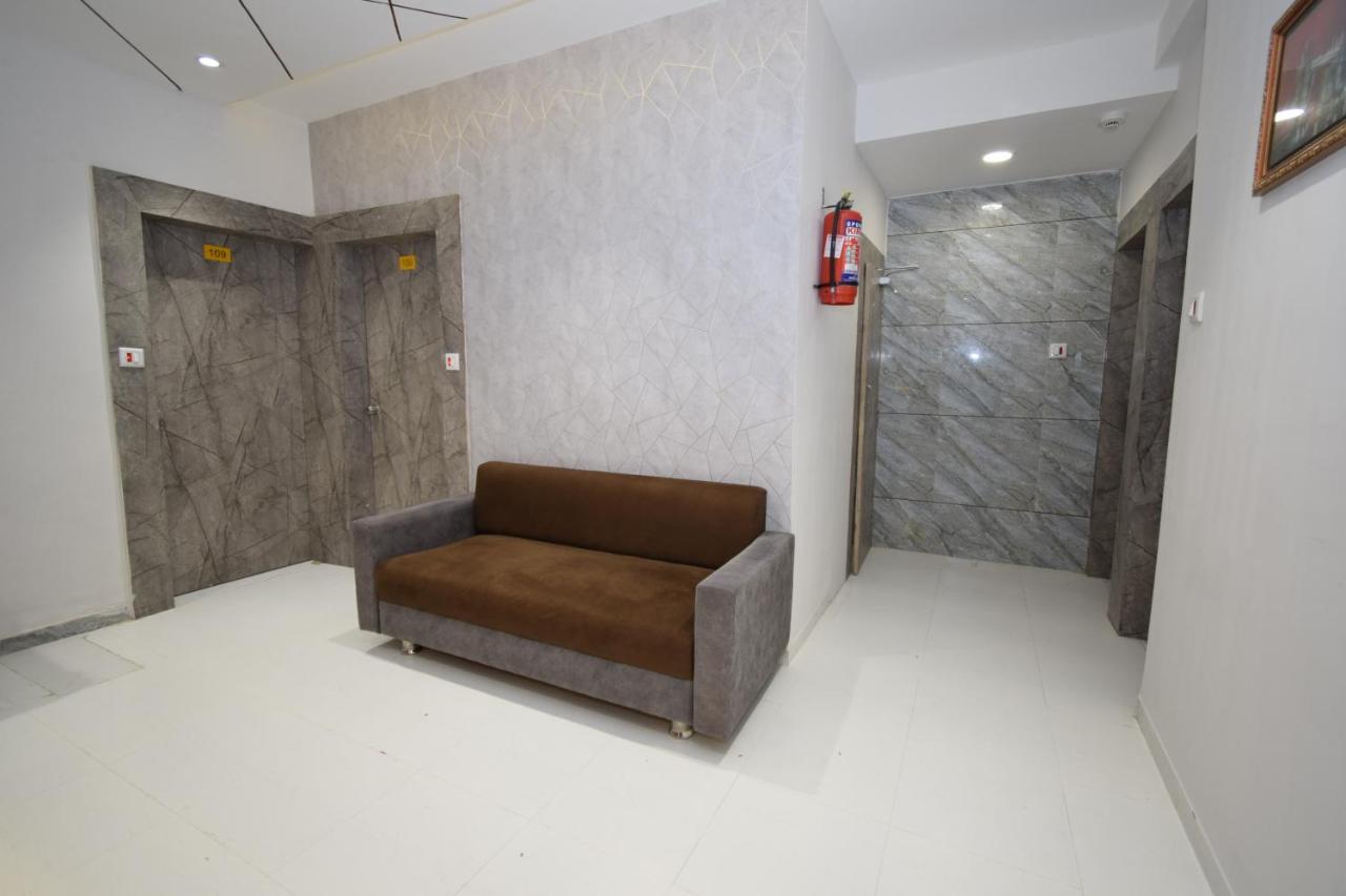 Hotel A1 Vastrapur Ахмедабад Екстериор снимка